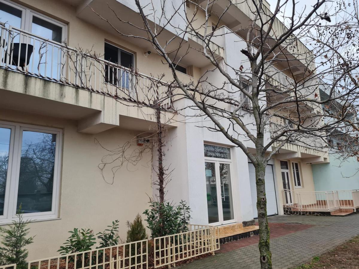 Arad Wellness Apartamento Exterior foto